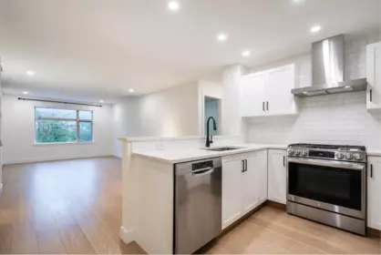 201 500 Klahanie Drive, Port Moody, BC, Port Moody — Apartment/Condo for sale