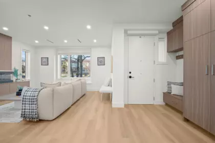 Guest Bathroom Photo of 1 1278 E 63rd Avenue, Vancouver, BC