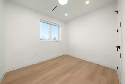 Hallway Photo of 1 1278 E 63rd Avenue, Vancouver, BC