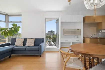 Breakfast Nook Photo of 902 2965 Fir Street, Vancouver, BC