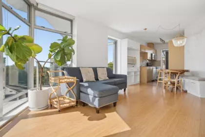 Kitchen Photo of 902 2965 Fir Street, Vancouver, BC