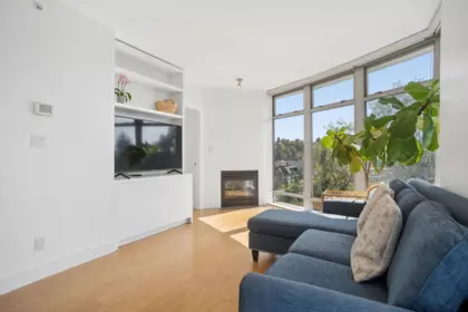 Living Room Photo of 902 2965 Fir Street, Vancouver, BC