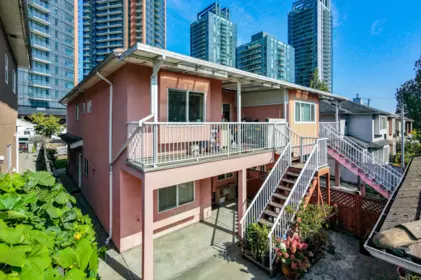 Laundry Room Photo of 650 W 70th Avenue, Vancouver, BC