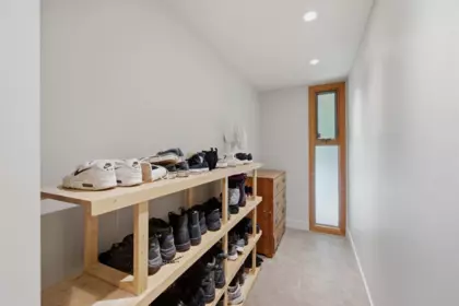 Entry Foyer Photo of 820 Younette Drive, West Vancouver, BC