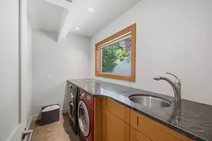 Mudroom Photo of 820 Younette Drive, West Vancouver, BC