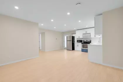 Basement Recreation Room Photo of 12955 15a Avenue, Surrey, BC