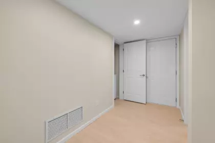 Hallway Photo of 12955 15a Avenue, Surrey, BC
