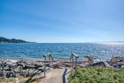 202 5470 Inlet Avenue, Sechelt, BC, Sechelt — Apartment/Condo for sale