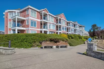 202 5470 Inlet Avenue, Sechelt, BC, Sechelt — Apartment/Condo for sale