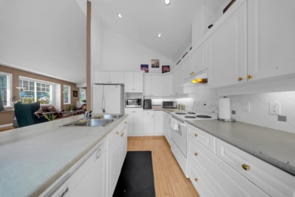 Kitchen Island Photo of 7508 146 Street, Surrey, BC