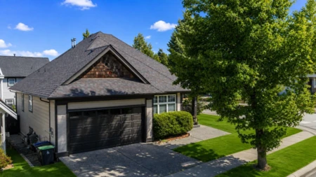 Swimming Pool Photo of 7508 146 Street, Surrey, BC