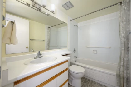 Laundry Room Photo of 302 1345 Chesterfield Avenue, North Vancouver, BC