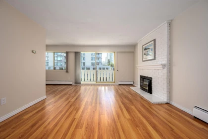 302 1345 Chesterfield Avenue, North Vancouver, BC, North vancouver — Apartment/Condo for sale