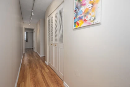 Mudroom Photo of 302 1345 Chesterfield Avenue, North Vancouver, BC