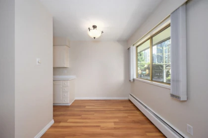 Primary Bedroom Photo of 302 1345 Chesterfield Avenue, North Vancouver, BC