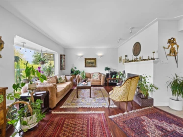 Breakfast Nook Photo of 998 Fairway Drive, North Vancouver, BC