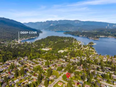 Community Amenities Photo (Clubhouse) of 998 Fairway Drive, North Vancouver, BC