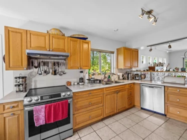 Laundry Room Photo of 998 Fairway Drive, North Vancouver, BC