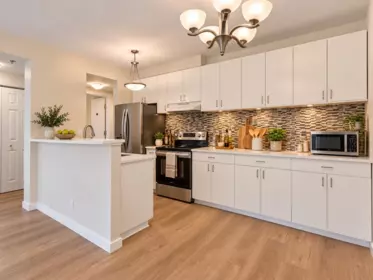 109 1033 St. Georges Avenue, North Vancouver, BC, North vancouver — Apartment/Condo for sale