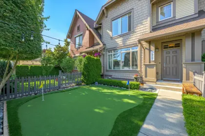 16427 24a Avenue, Surrey, BC, Surrey — Row House (Non-Strata) for sale
