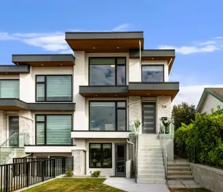 220 E 22nd Street, North Vancouver, BC, North vancouver — Half Duplex for sale