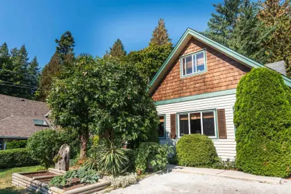 6428 Marmot Road, Sechelt, BC, Sechelt — Single Family Residence for sale