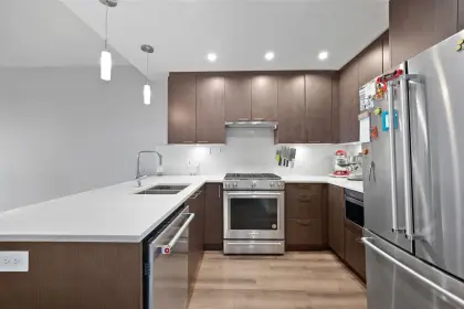 505 4289 Hastings Street, Burnaby, BC, Burnaby — Apartment/Condo for sale