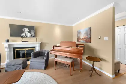 210 E 20th Street, North Vancouver, BC, North vancouver — Single Family Residence for sale