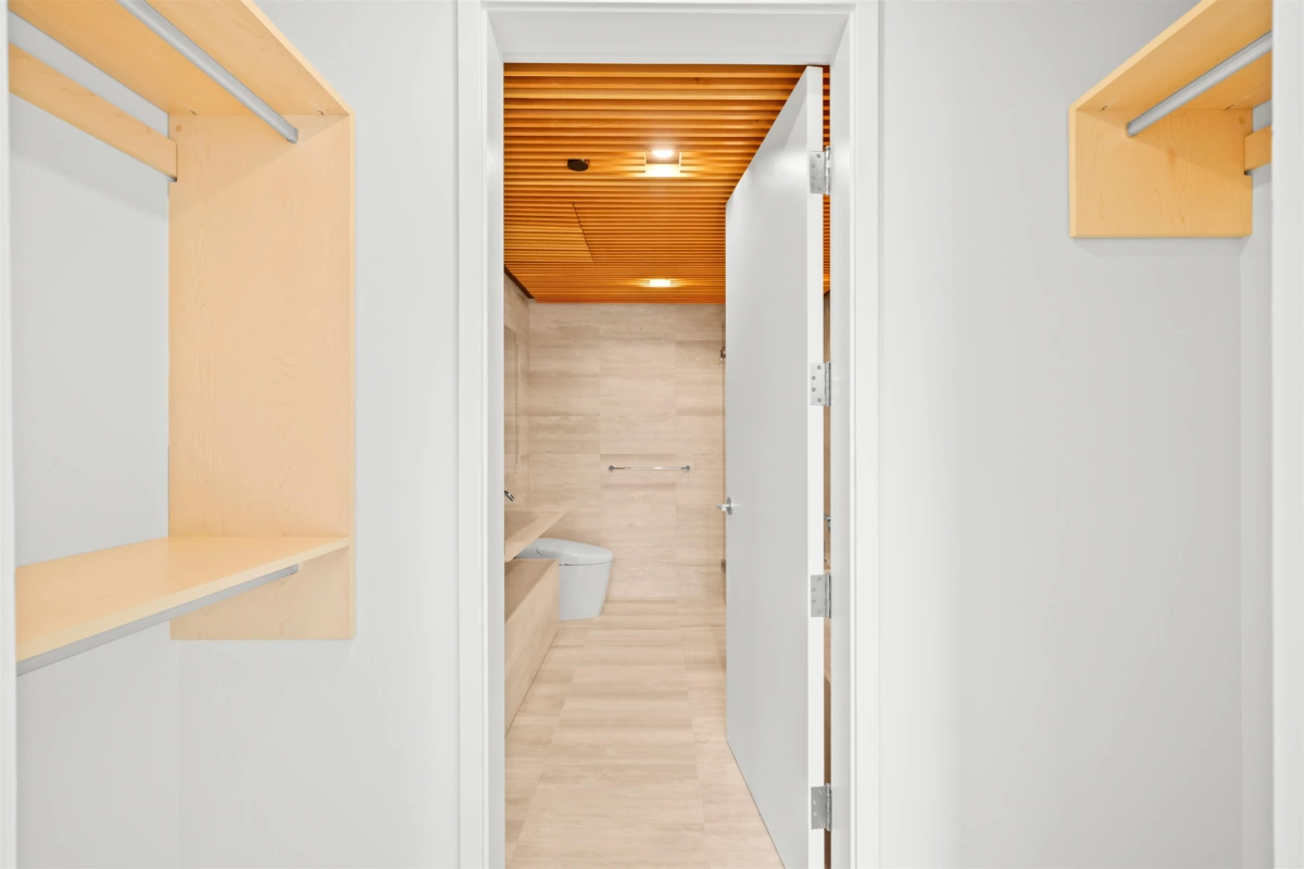 Kitchen Island Photo of 1504 1568 Alberni Street, Vancouver, BC