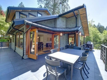 5950 Tillicum Bay Road, Sechelt, BC, Sechelt — Single Family Residence for sale