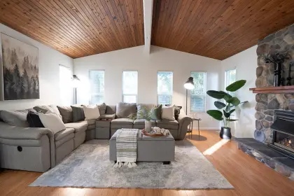 920 Shakespeare Avenue, North Vancouver, BC, North vancouver — Single Family Residence for sale