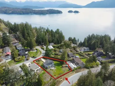 83 Chadwick Road, Gibsons, BC, Gibsons — Single Family Residence for sale
