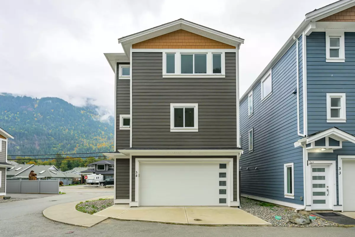 Exterior Front Photo of 34 750 Hot Springs Road Street, Harrison Hot Springs, BC