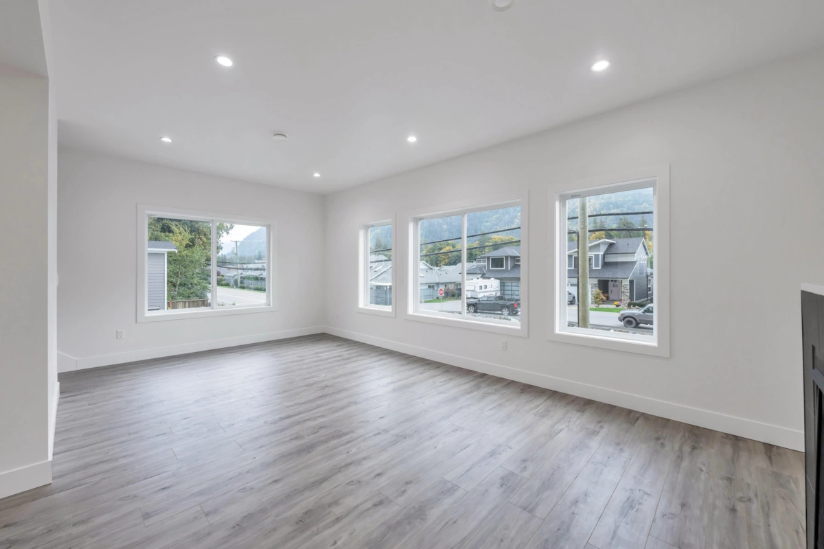 Living Room Photo of 34 750 Hot Springs Road Street, Harrison Hot Springs, BC