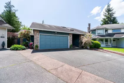 5962 Southpark Close, Surrey, BC, Surrey — Single Family Residence for sale