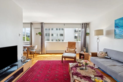 205 1750 Esquimalt Avenue, West Vancouver, BC, West Vancouver — Apartment/Condo for sale