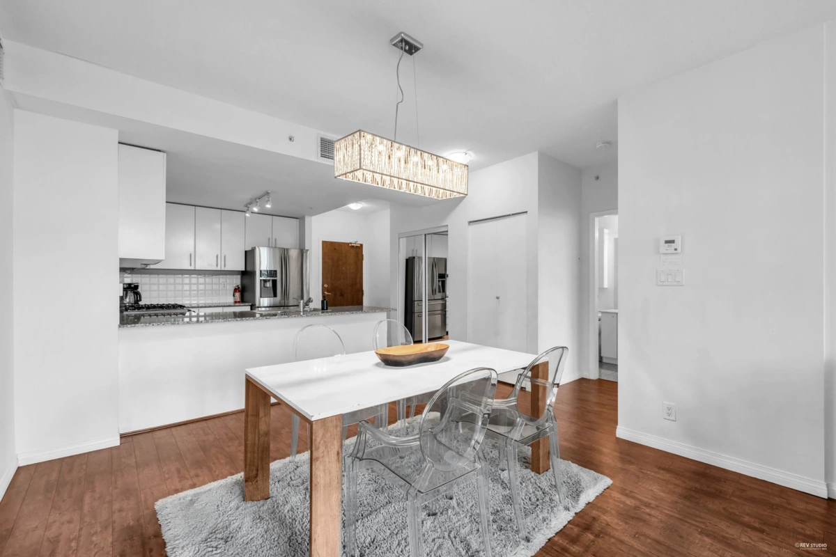 Breakfast Nook Photo of 409 100 E Esplanade Street, North Vancouver, BC