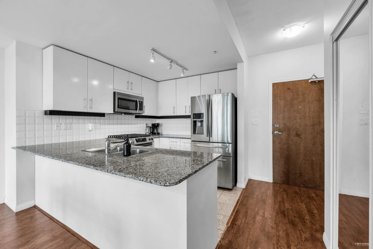 Family Room Photo of 409 100 E Esplanade Street, North Vancouver, BC