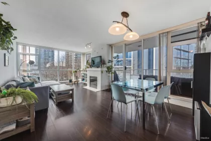 405 4400 Buchanan Street, Burnaby, BC, Burnaby — Apartment/Condo for sale