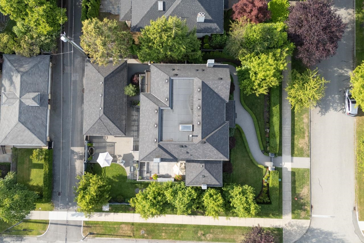 Powder Room Photo of 4281 Pine Crescent, Vancouver, BC