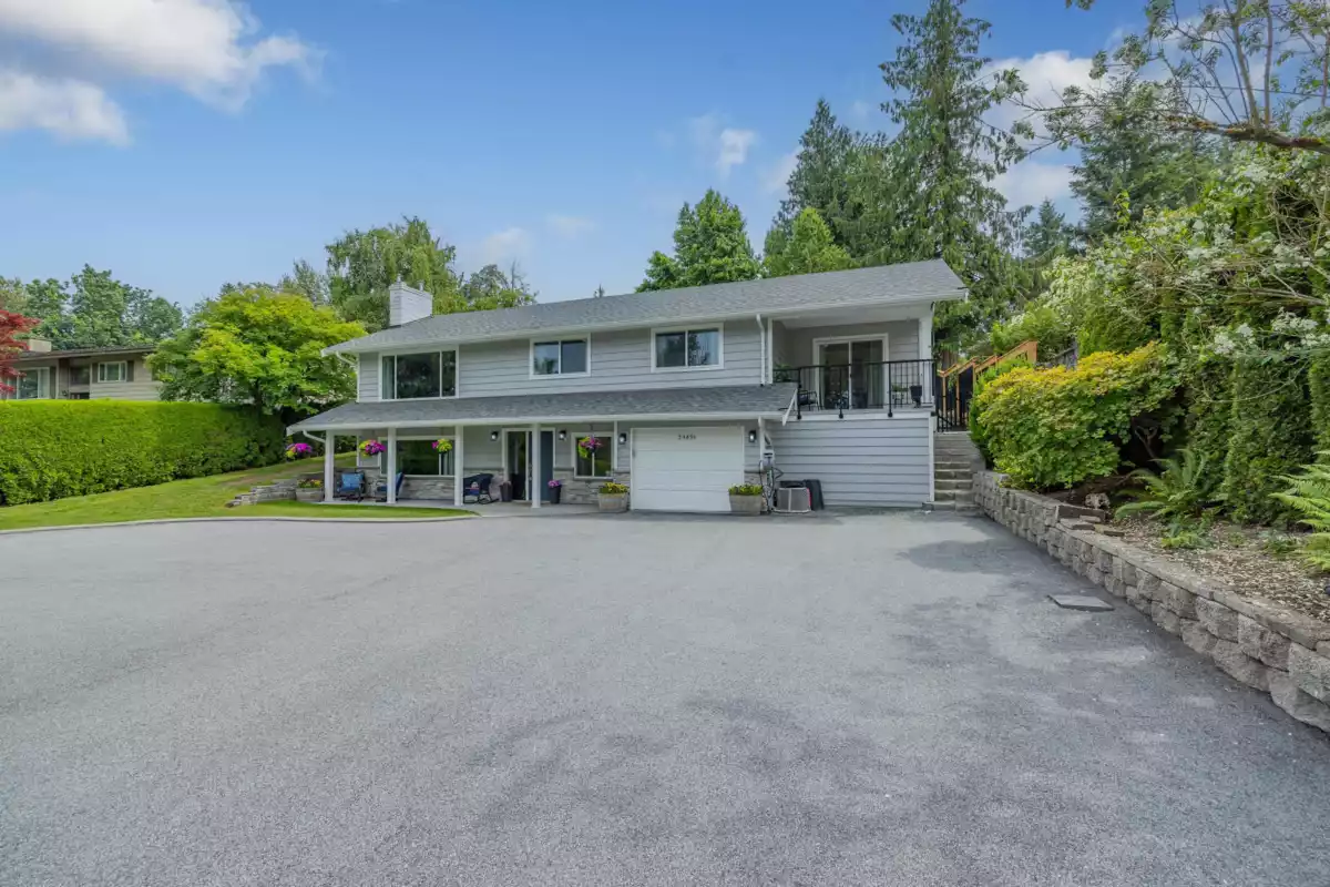 Living Room Photo of 29436 Duncan Avenue, Abbotsford, BC