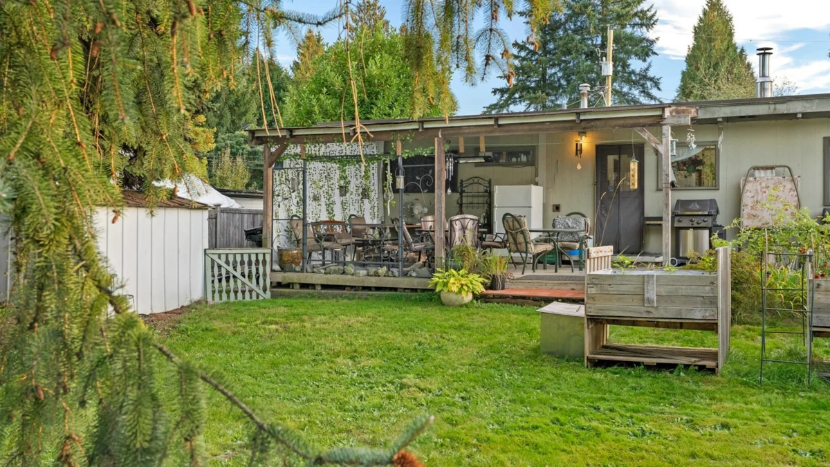 Family Room Photo of 2187 Central Avenue, Port Coquitlam, BC