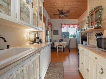 Hot Tub / Spa Photo of 6391&93 Sandpiper Road, Sechelt, BC
