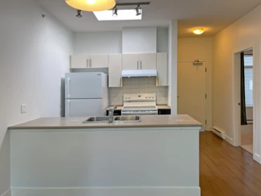 406 5692 Kings Road, Vancouver, BC, Vancouver — Apartment/Condo for sale