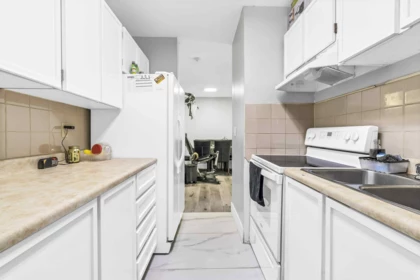 102 7155 134 Street, Surrey, BC, West Newton — 1 bed apartment/condo for sale