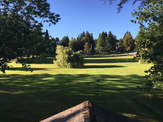 Kitchen Island Photo of 5565 Gilpin Street, Burnaby, BC