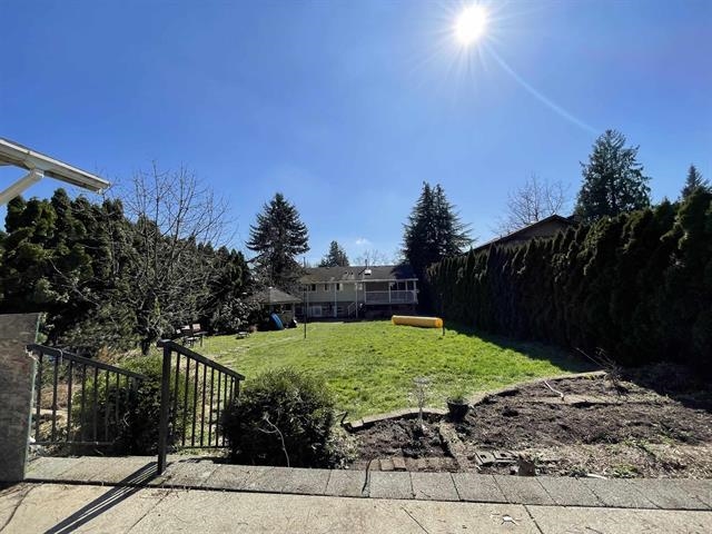 Kitchen Photo of 5565 Gilpin Street, Burnaby, BC