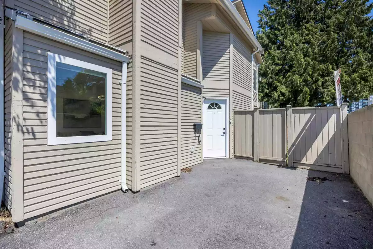 Living Room Photo of 14 8691 Cook Road, Richmond, BC
