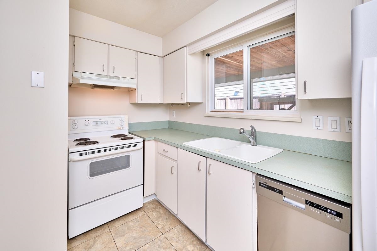 Pantry Photo of 11371 Frigate Court, Richmond, BC