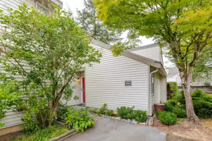 6055 W Greenside Drive, Surrey, BC, Surrey — Townhouse for sale